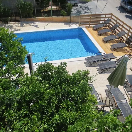 Apartman F1 Apartment *